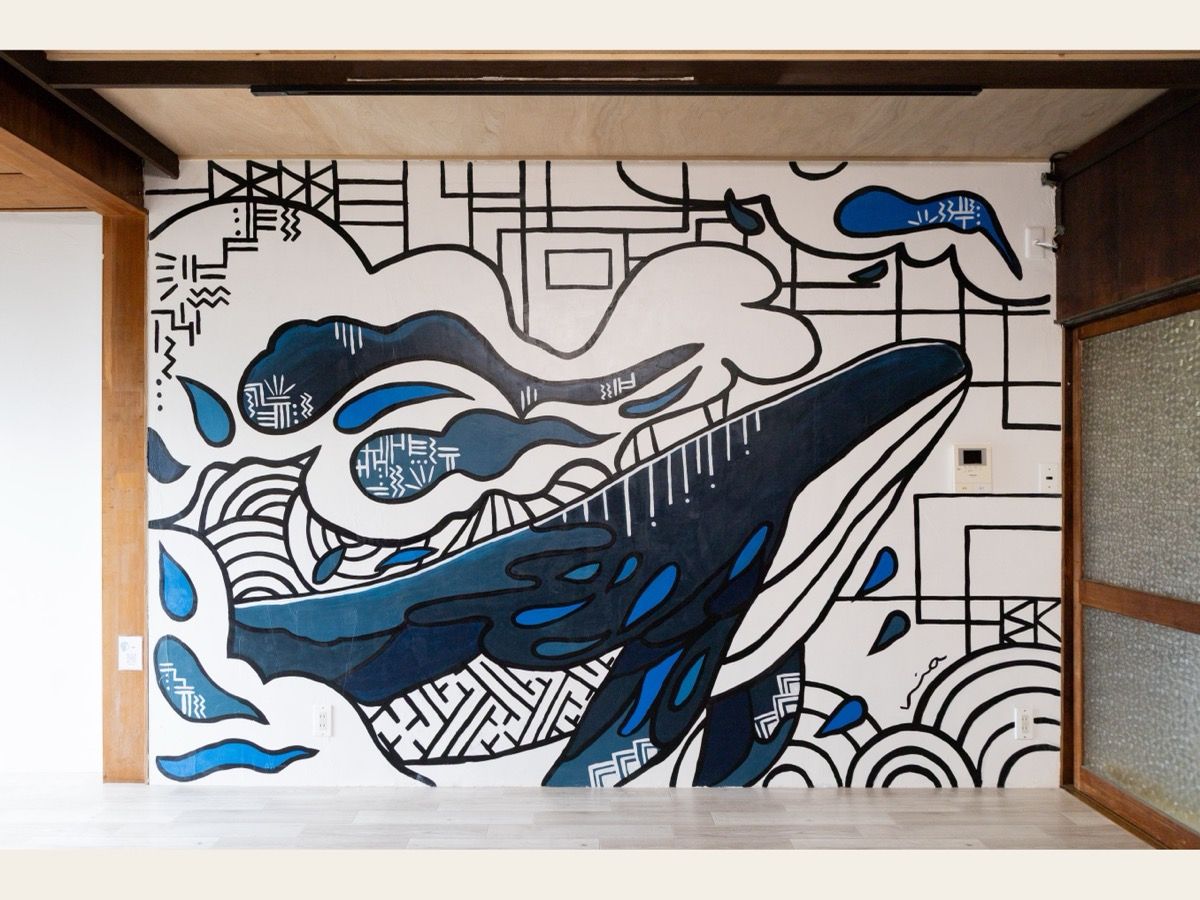守恒エリアのシェアハウス日々にあるクジラの壁画